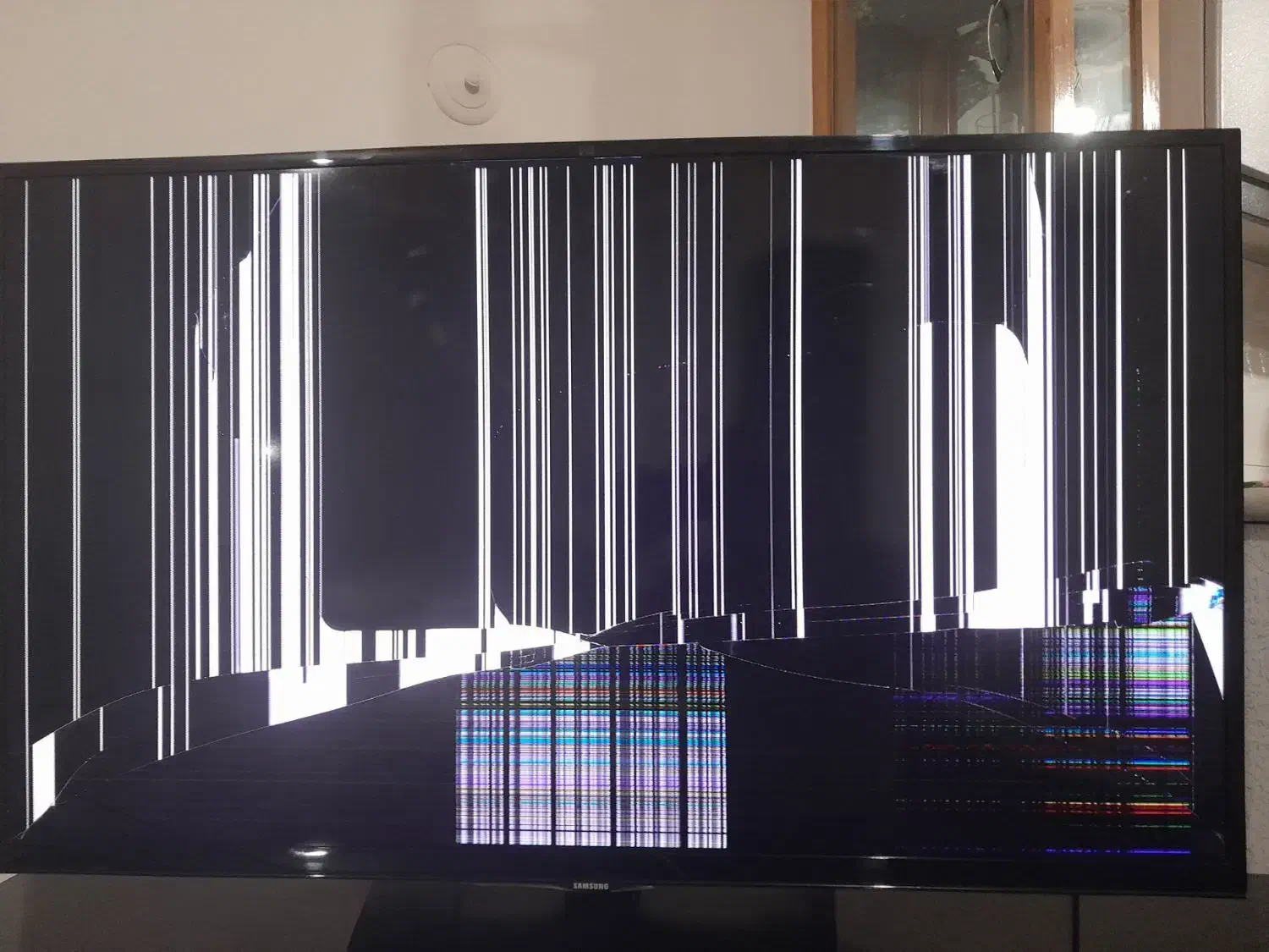 ۴۰ اینچ|تلویزیون و پروژکتور|اصفهان, کنگاز|دیوار