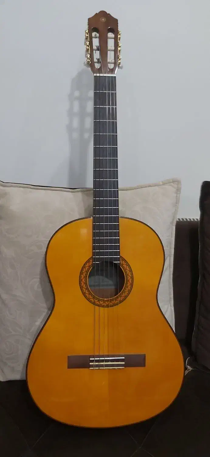 گیتار یاماها سی۷۰|گیتار، بیس، امپلیفایر|مشهد, هفده شهریور|دیوار