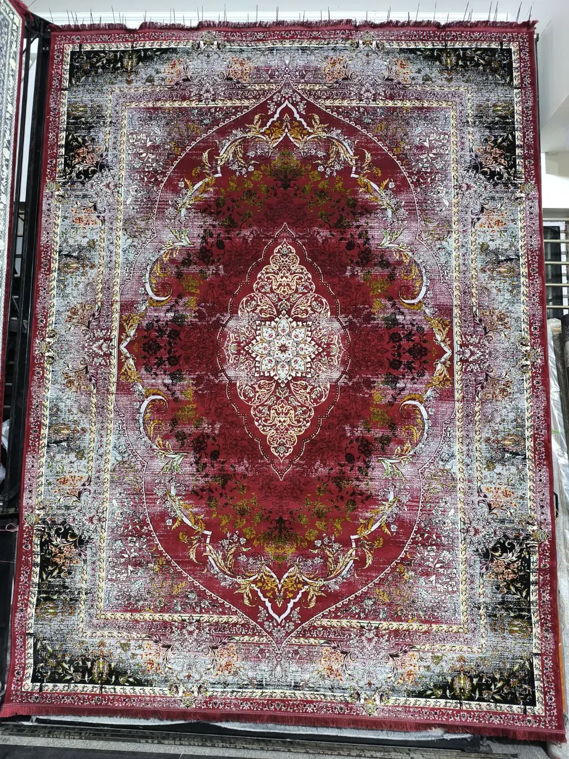 قالی قرمز طرح های جدید و تازه مد شده و بروز بازار|فرش|کرمان, |دیوار