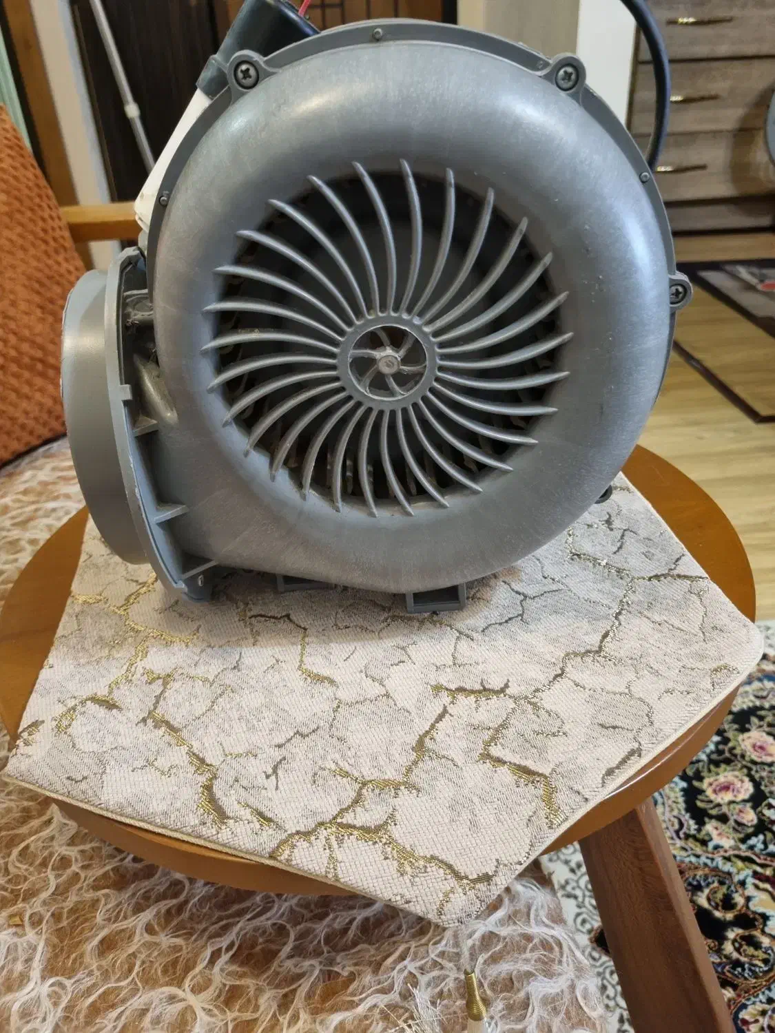 فن حلزونی|پنکه و تصفیه‌کنندهٔ هوا|شاهین‌شهر, شهرک پردیس|دیوار