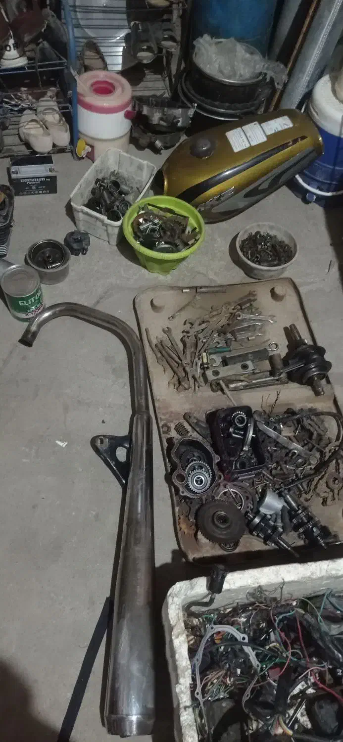 تعدادی وسایل موتوری ۲۰۰|قطعات یدکی و لوازم جانبی|آق قلا, |دیوار