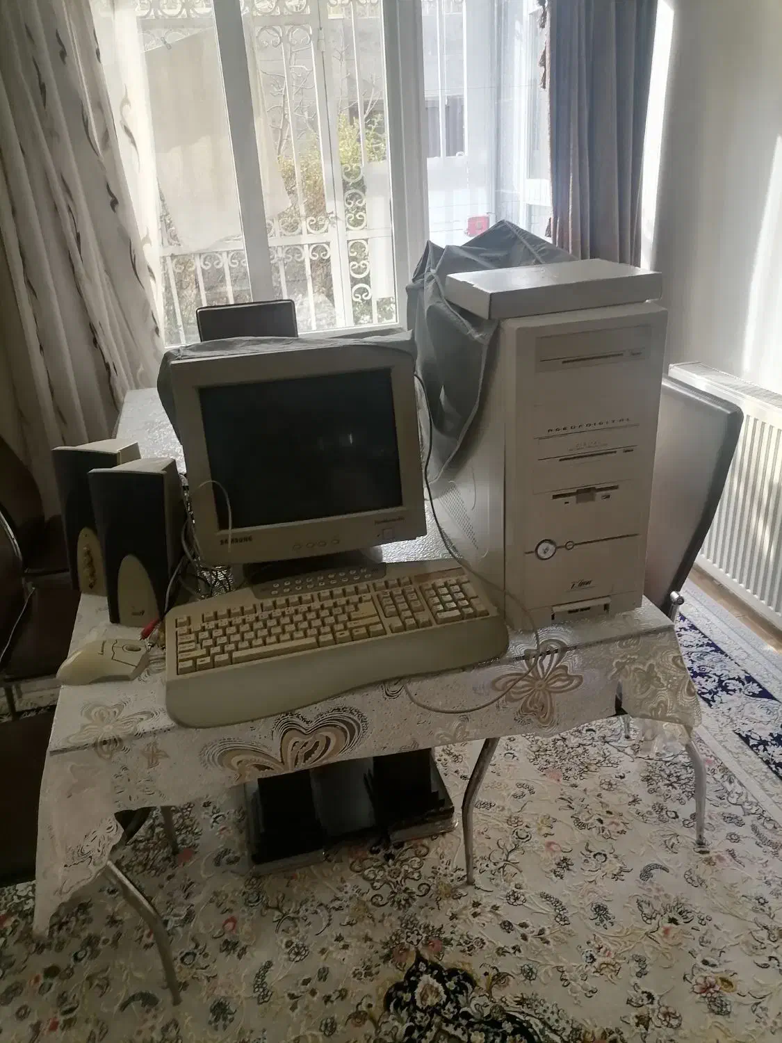 کامپیوتر قدیمی با کلیه تجهیزات|رایانه رومیزی|تبریز, |دیوار