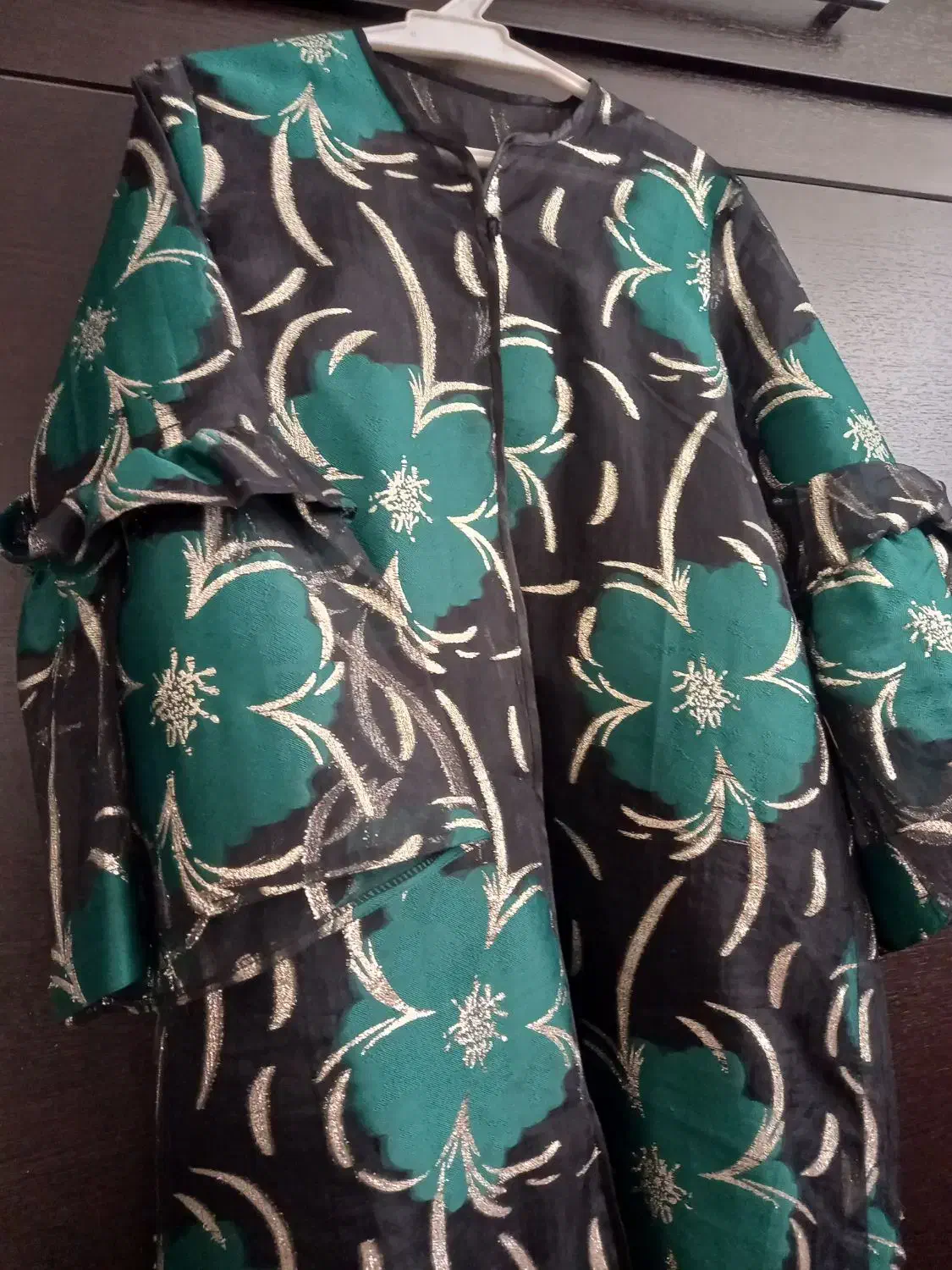 مانتو|لباس|اصفهان, گلزار|دیوار