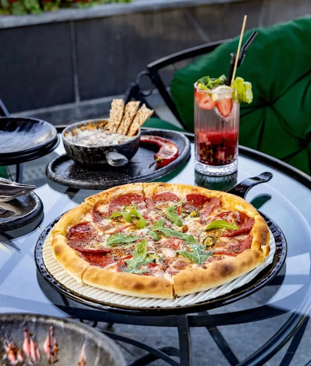 استخدام نیرو آقا در رستوران با/غذا/جای خواب/بیمه/|استخدام خدمات فروشگاه و رستوران|تهران, تجریش|دیوار