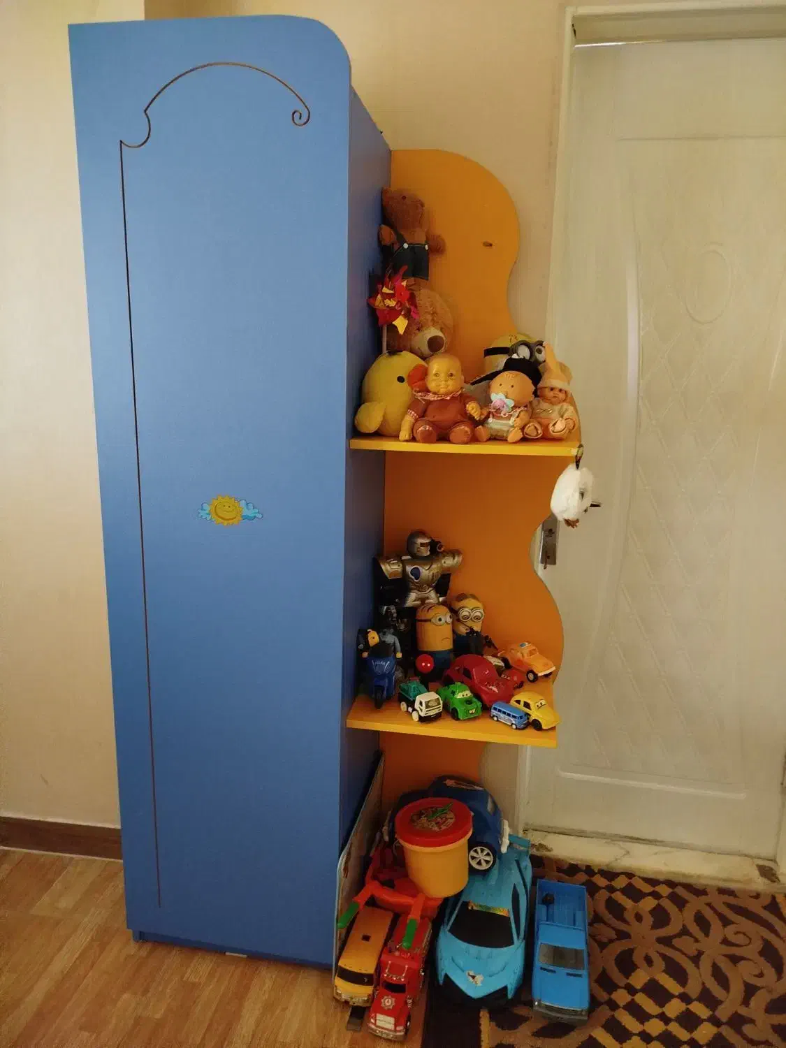 تخت و کمد|تخت و سرویس خواب|رشت, کوی جام جم|دیوار