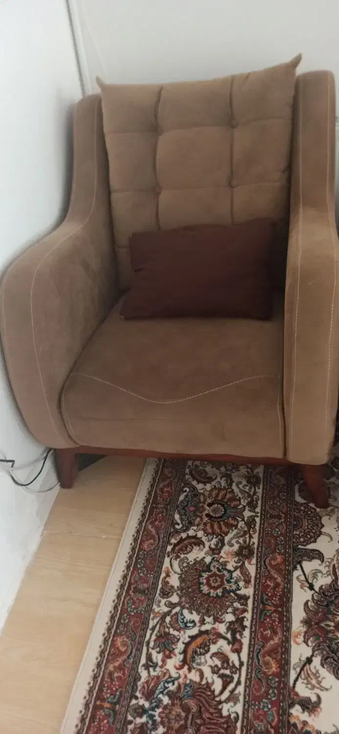 مبلمان ۷ نفره همراه با سه عسلی کوچک|مبلمان خانگی و میز عسلی|الشتر, |دیوار