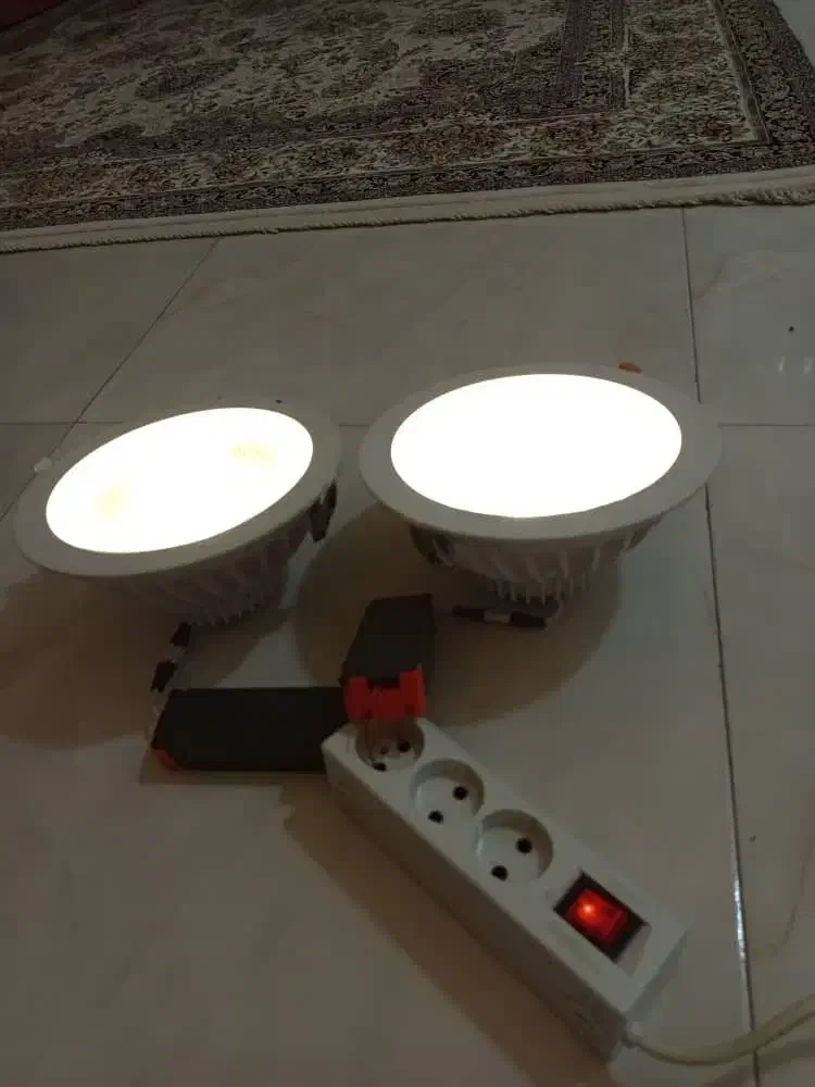 چراغ آلوژن ۳۰ وات|لامپ و چراغ|فردوسیه, |دیوار