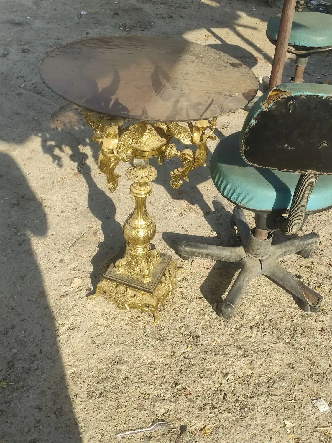 میز برنجی برنز سنگین ۲۰ کیلویی|صنایع دستی و سایر لوازم تزئینی|اسلامشهر, مسکن مهر اسلاشهر (شهرک امام خمینی)|دیوار