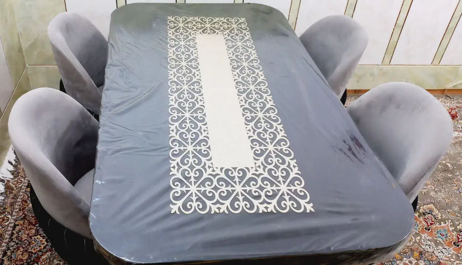 میز غذا خوری شیش نفره در حد نو|میز و صندلی غذاخوری|بیکاه, |دیوار