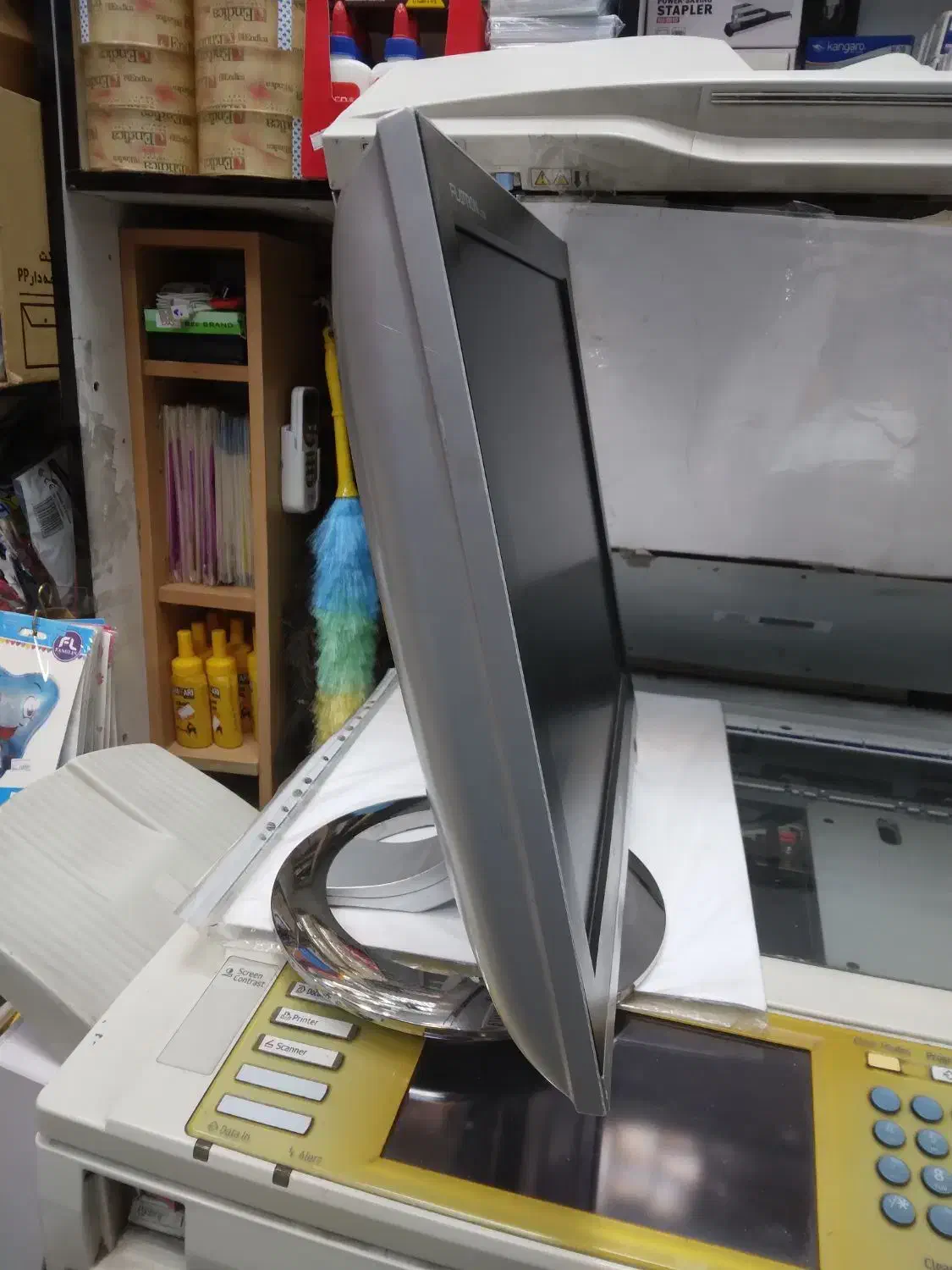 مانیتور LCD ال جی ۱۷ اینچ|قطعات و لوازم جانبی رایانه|تهران, دبستان|دیوار