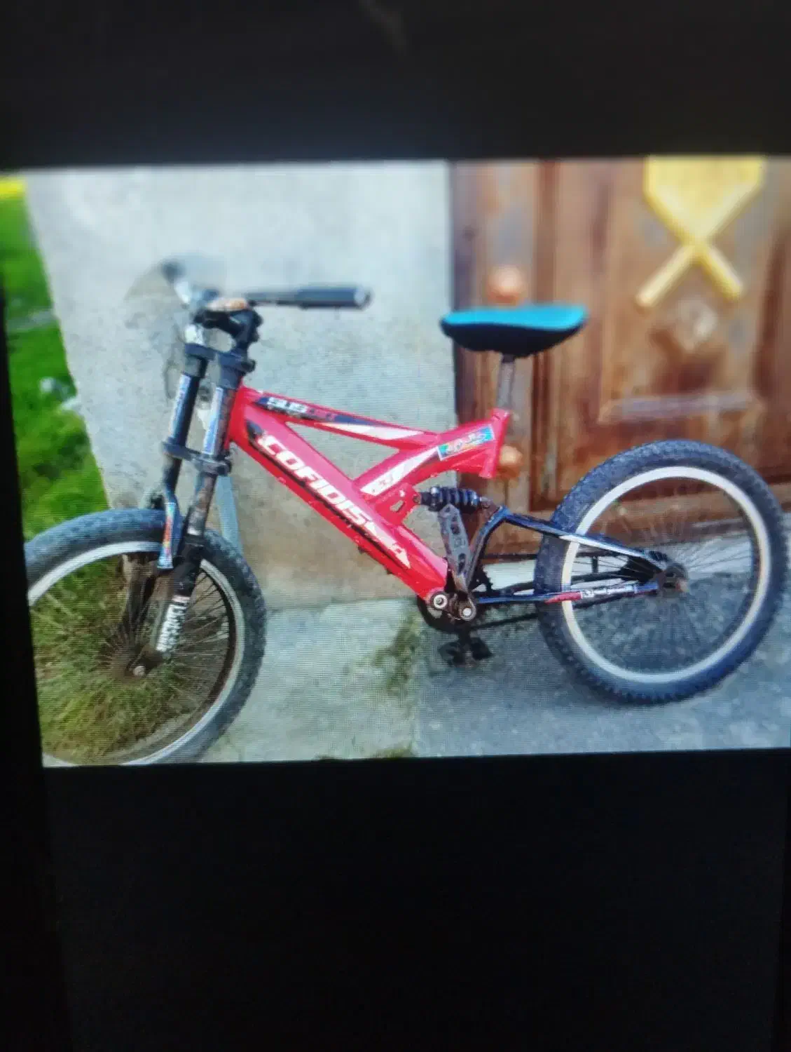 دوچرخه|دوچرخه، اسکیت، اسکوتر|قرق, |دیوار