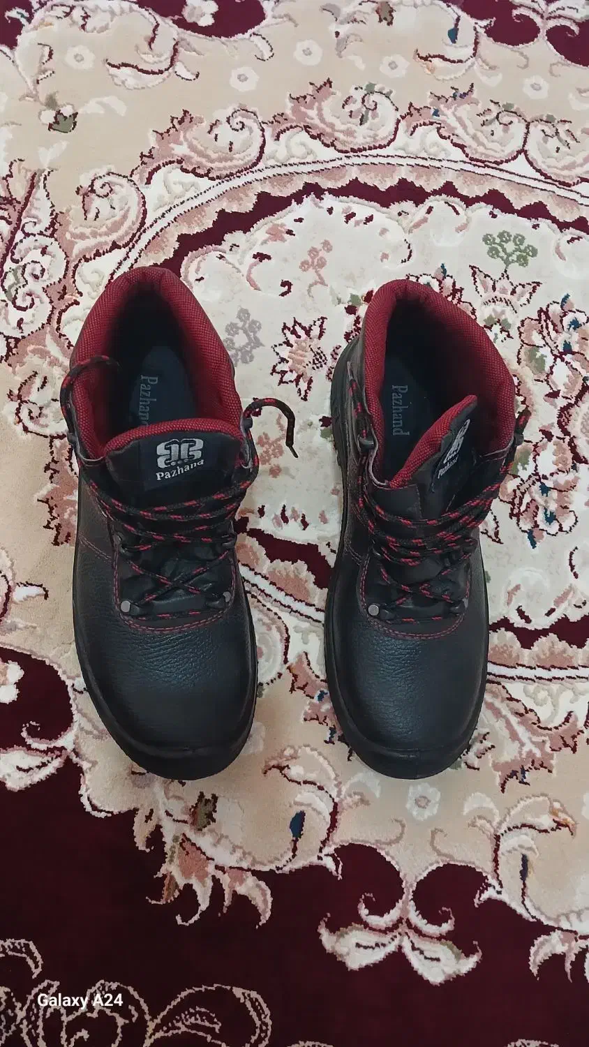 فروش پوتین ایمنی|کیف، کفش، کمربند|نقده, |دیوار