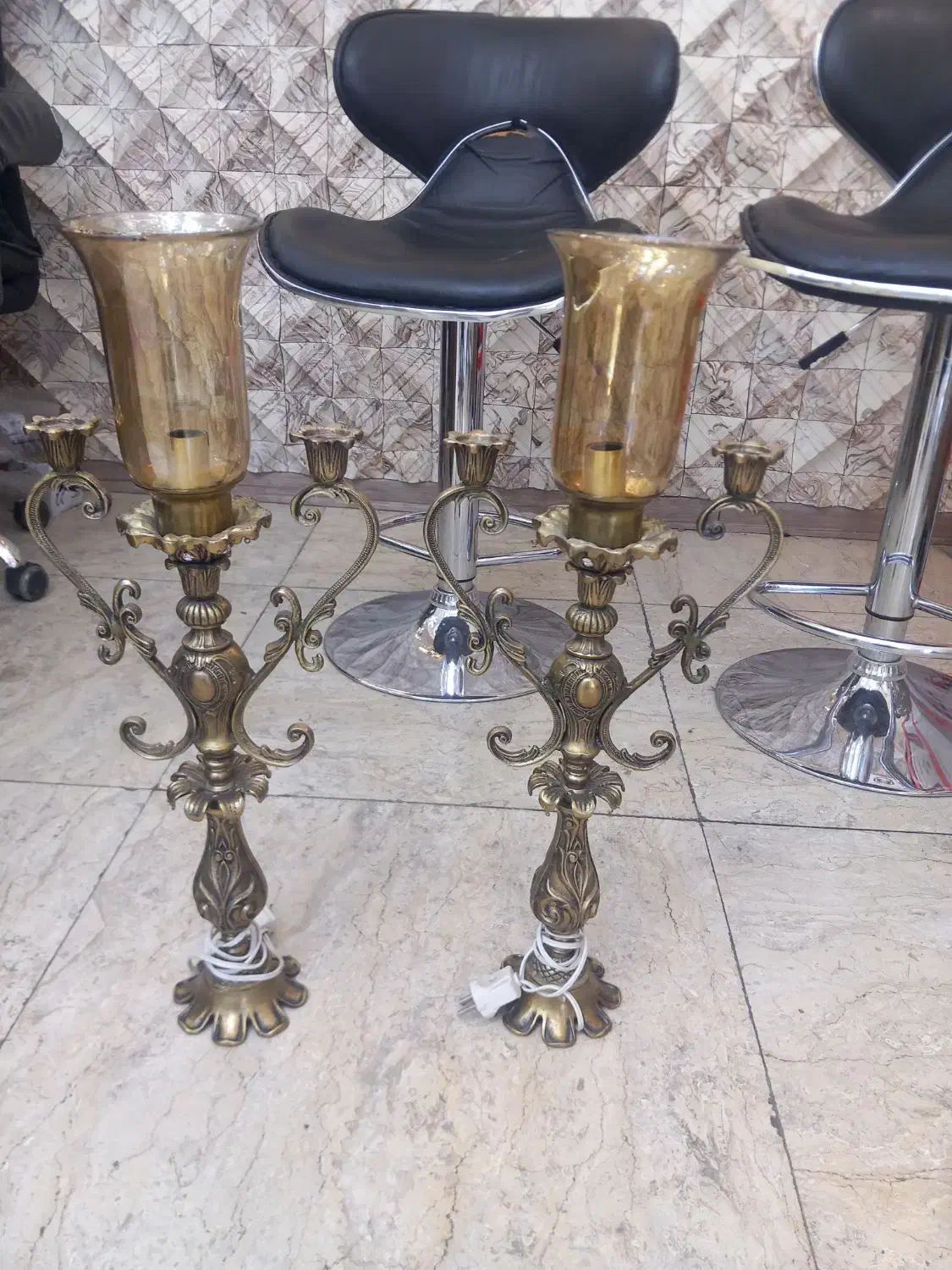 شمعدان برنز سنگین وزن با لاله واداتی|لوستر و چراغ آویز|تبریز, |دیوار