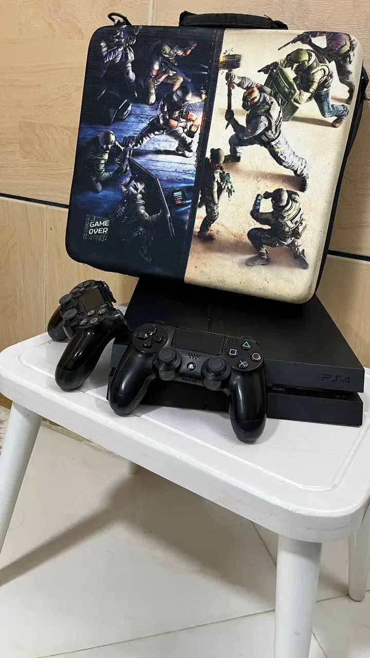 پلیستیشن ps4 در حد و فوق العاده تمیز|کنسول، بازی ویدئویی و آنلاین|آبادان, |دیوار