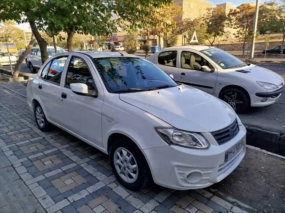 ساینا مدل۹۹ سفید بدون رنگ دارای مانیتور تک برگ سند|خودرو سواری و وانت|تبریز, |دیوار