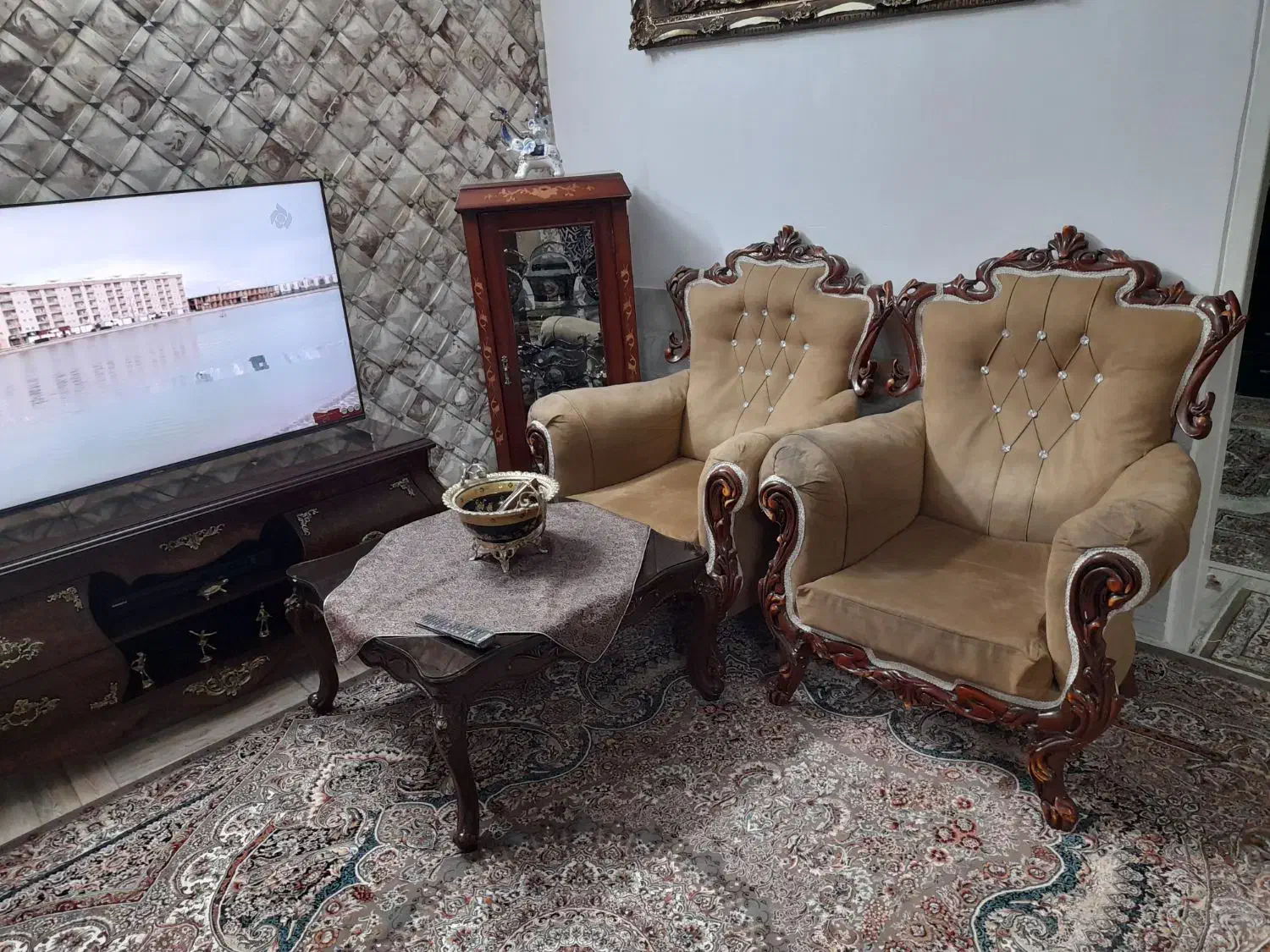 مبل هفت نفره با میز وسط ودوتا عسلی|مبلمان خانگی و میز عسلی|ورامین, ورامین|دیوار