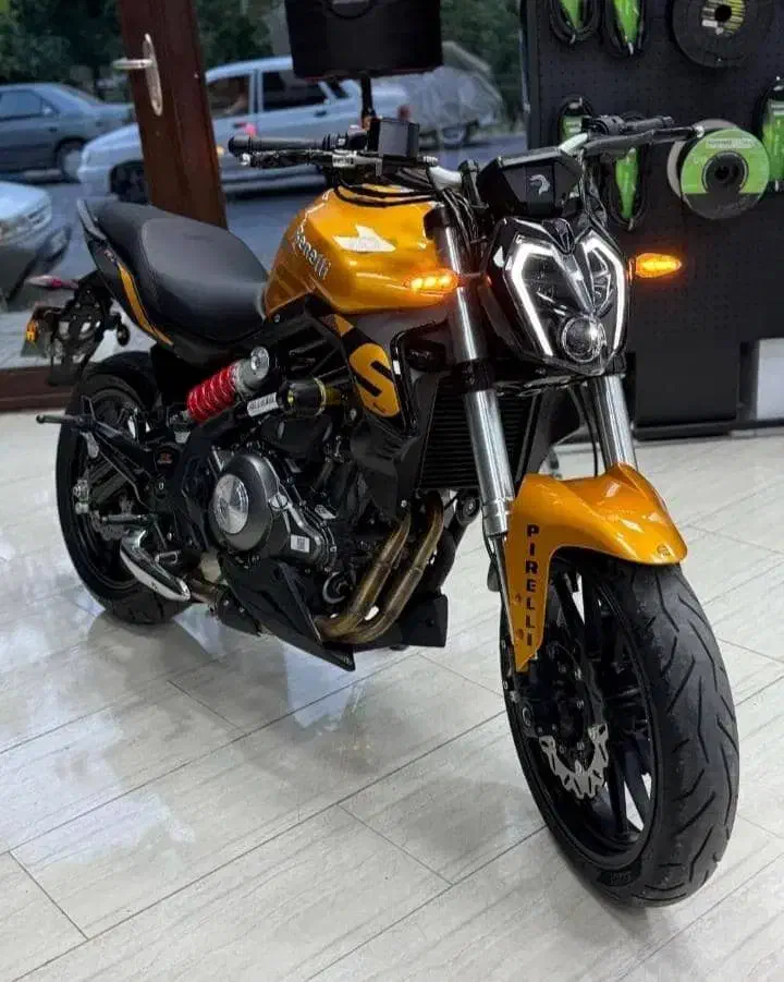 بنلی دو سیلندر/ ۳۰۰ سی سی/|موتورسیکلت|تهران, پاسداران|دیوار