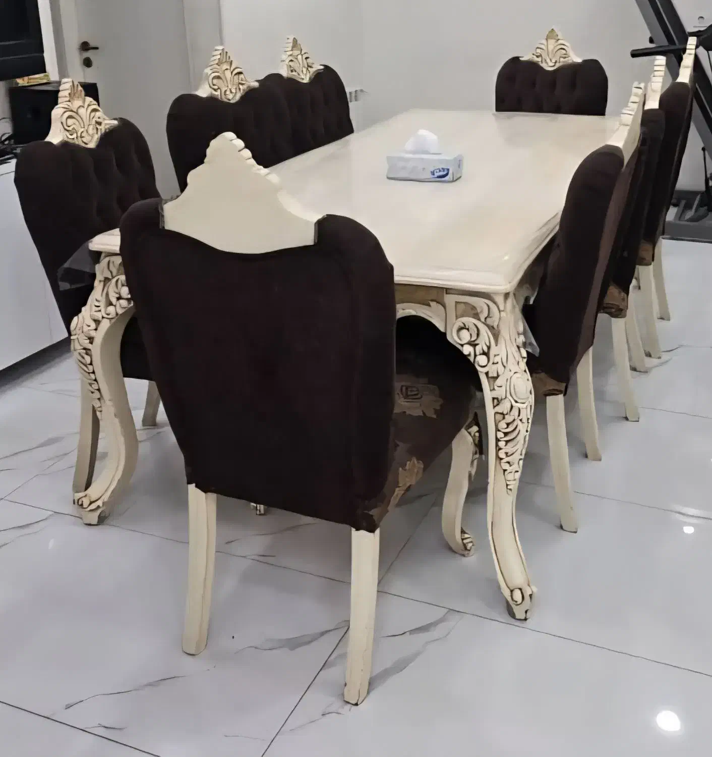 میز نهارخوری بزرگ 8 نفره تمیز با صندلی های راحتی|میز و صندلی غذاخوری|اهواز, باغ شیخ|دیوار