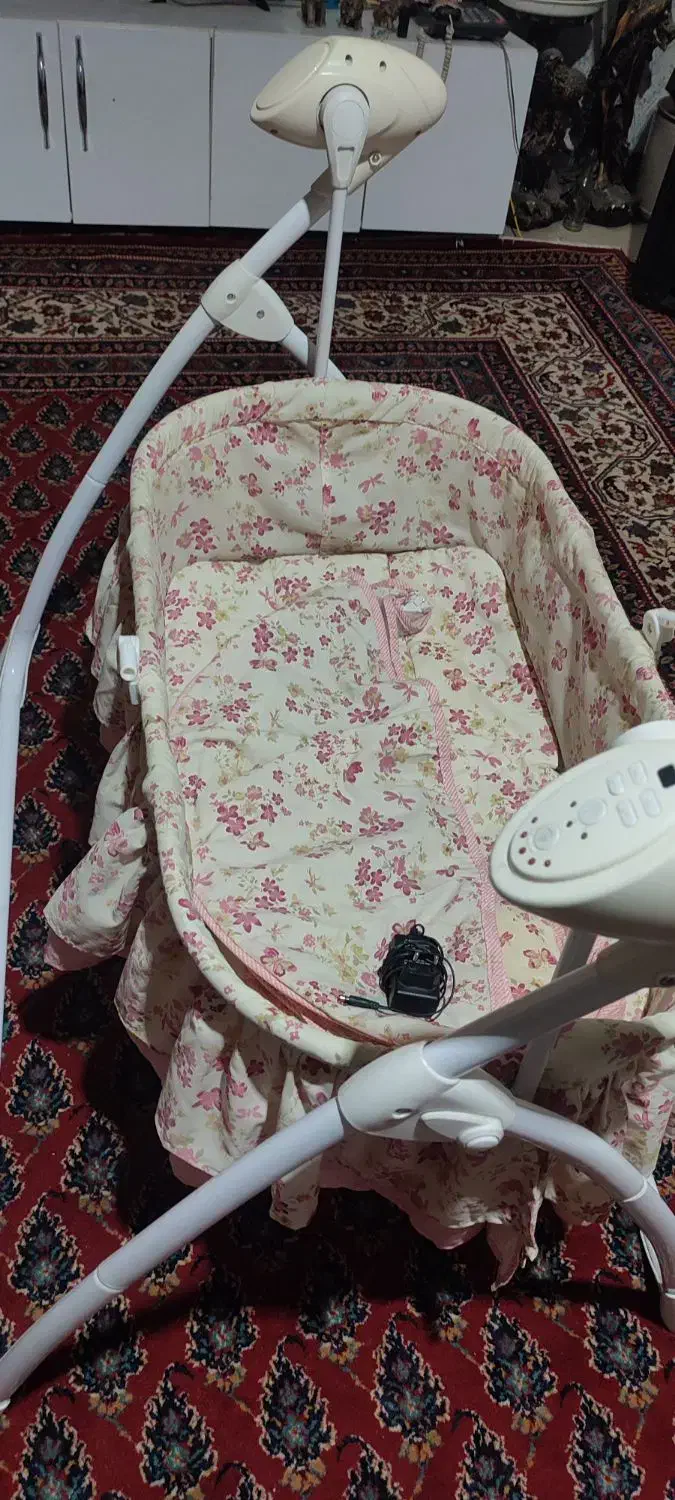 گهواره برقی کنار تخت مادر|کالسکه و لوازم جانبی|یاسوج, |دیوار