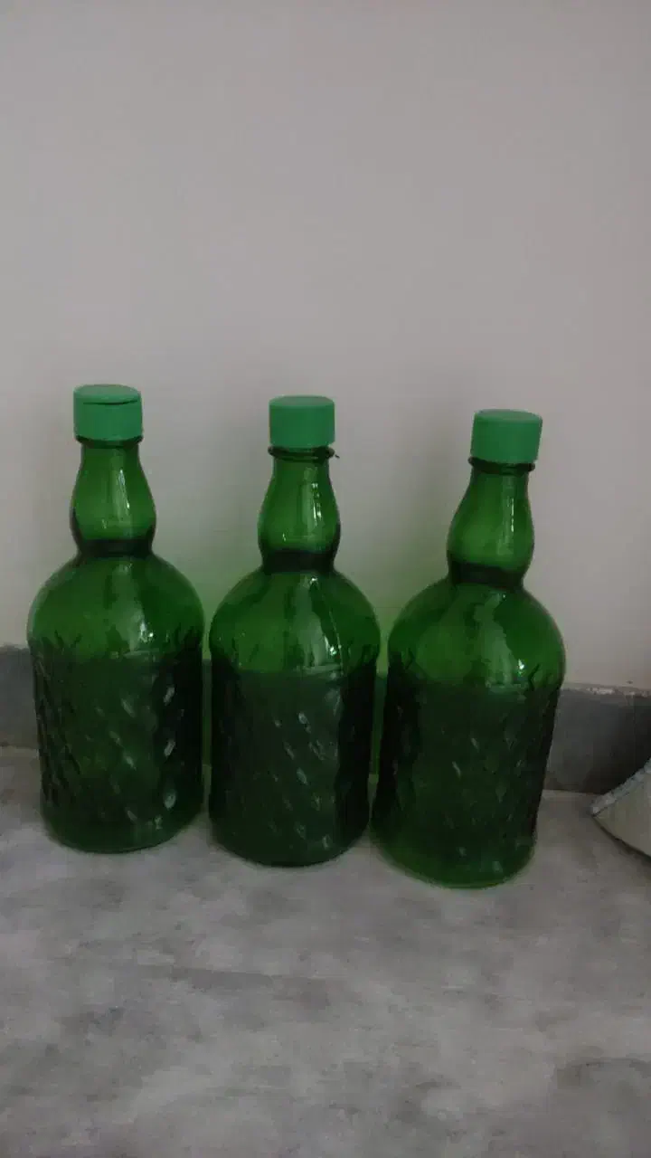 بطری|ظروف نگهدارنده، پلاستیکی، یک‌بارمصرف|سیاهکل, |دیوار