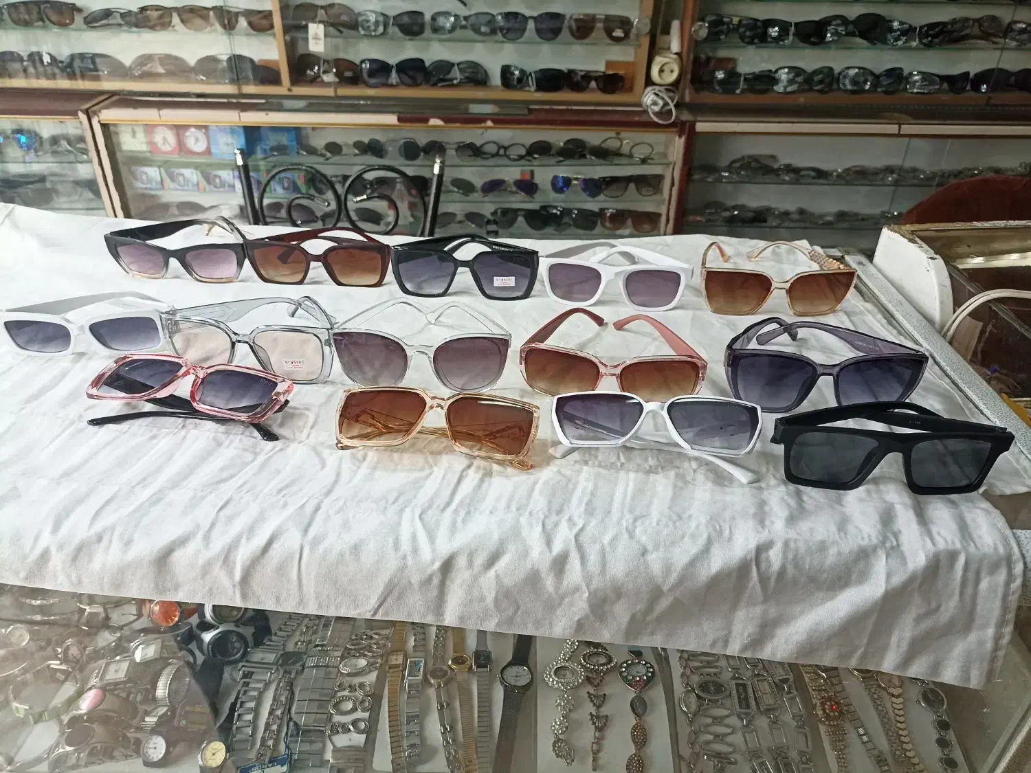انواع عینک آفتابی|زیورآلات و اکسسوری|سبزوار, طبرسی (جعفرآباد)|دیوار