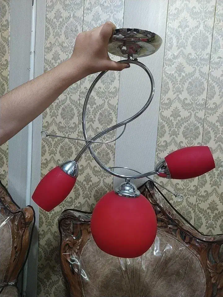 دو عدد لوستر سه شاخ کاملا سالم مخصوص کافی شاپ|لوستر و چراغ آویز|مبارکه, |دیوار