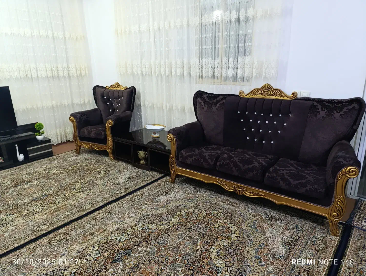 مبل 7 نفره همراه با میز و عسلی|مبلمان خانگی و میز عسلی|سنندج, |دیوار