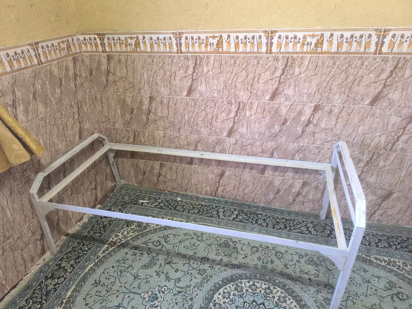 تخت آهنی|تخت و سرویس خواب|داران, |دیوار