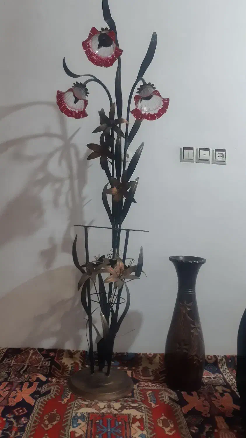 آباژور ویک عدد گلدان|چراغ خواب و آباژور|اردبیل, |دیوار