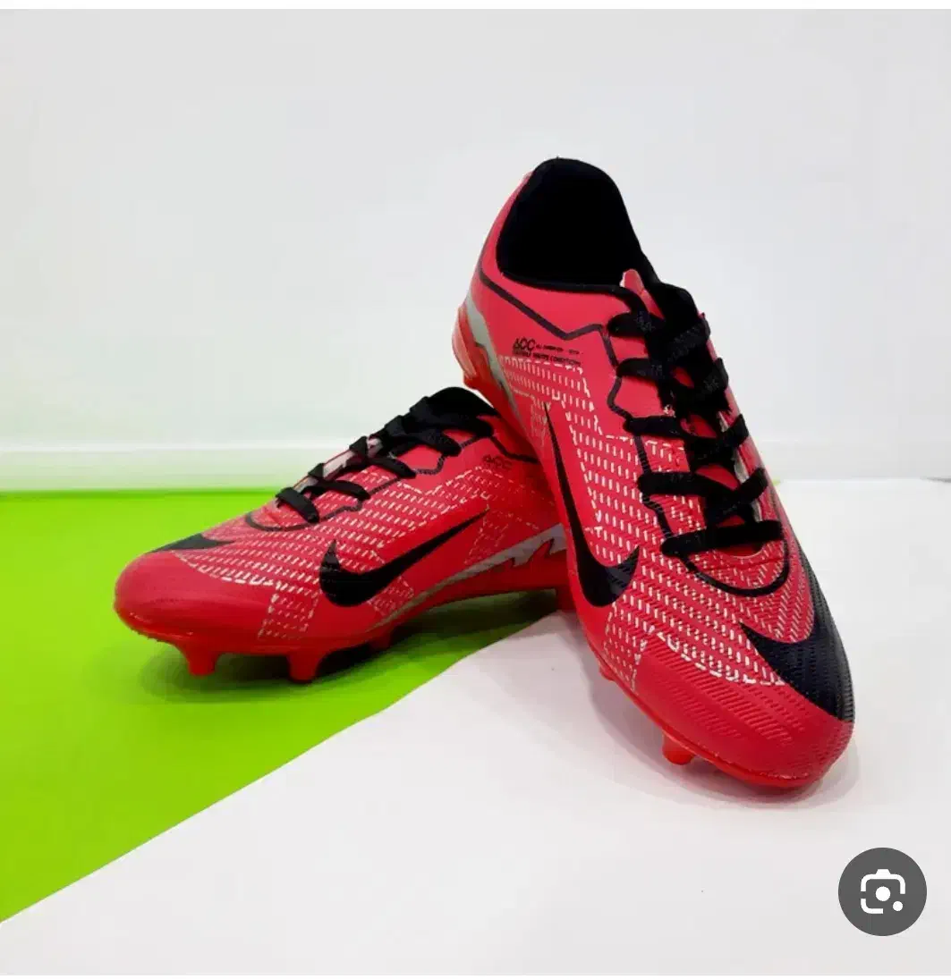 کفش گمشده|کیف، کفش، کمربند|میبد, |دیوار