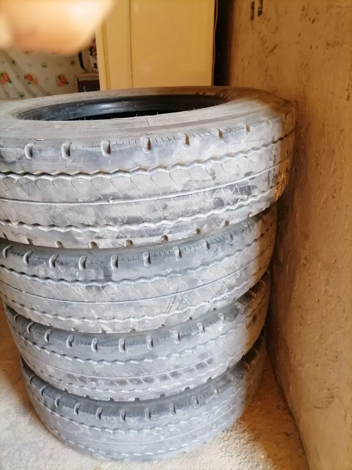 لاستیک 215 تیوپلس|قطعات یدکی و لوازم جانبی|پادنا, |دیوار