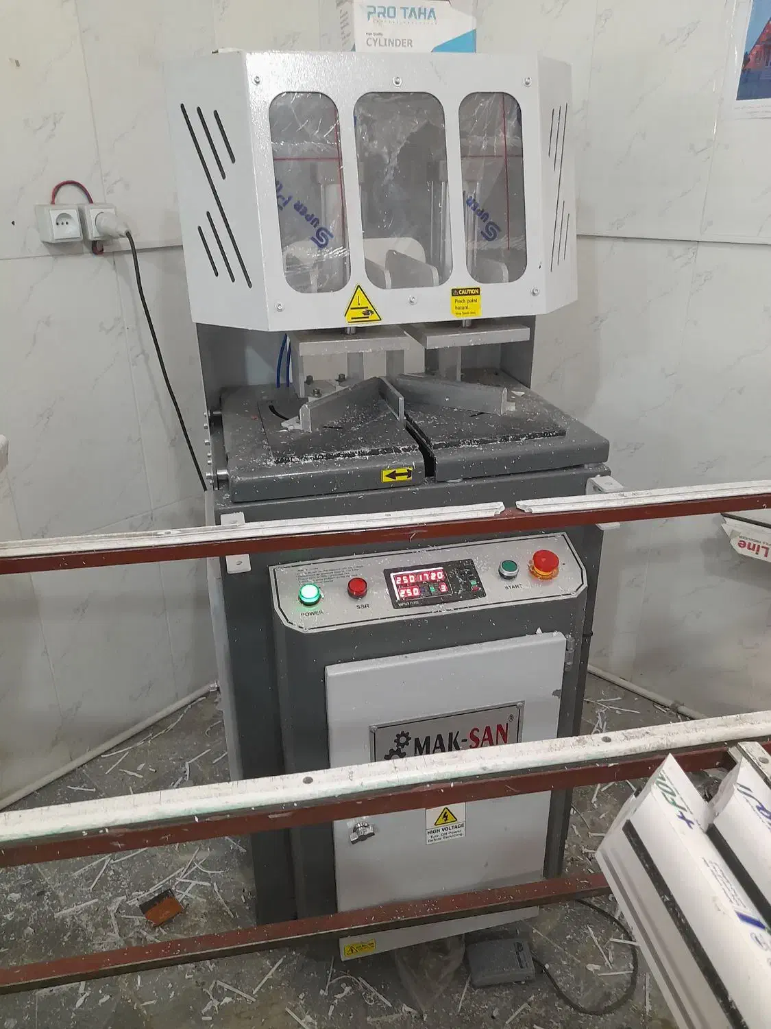 فروش دستگاه تولیدپنجره دوجداره|ماشینآلات صنعتی|ساوه, |دیوار