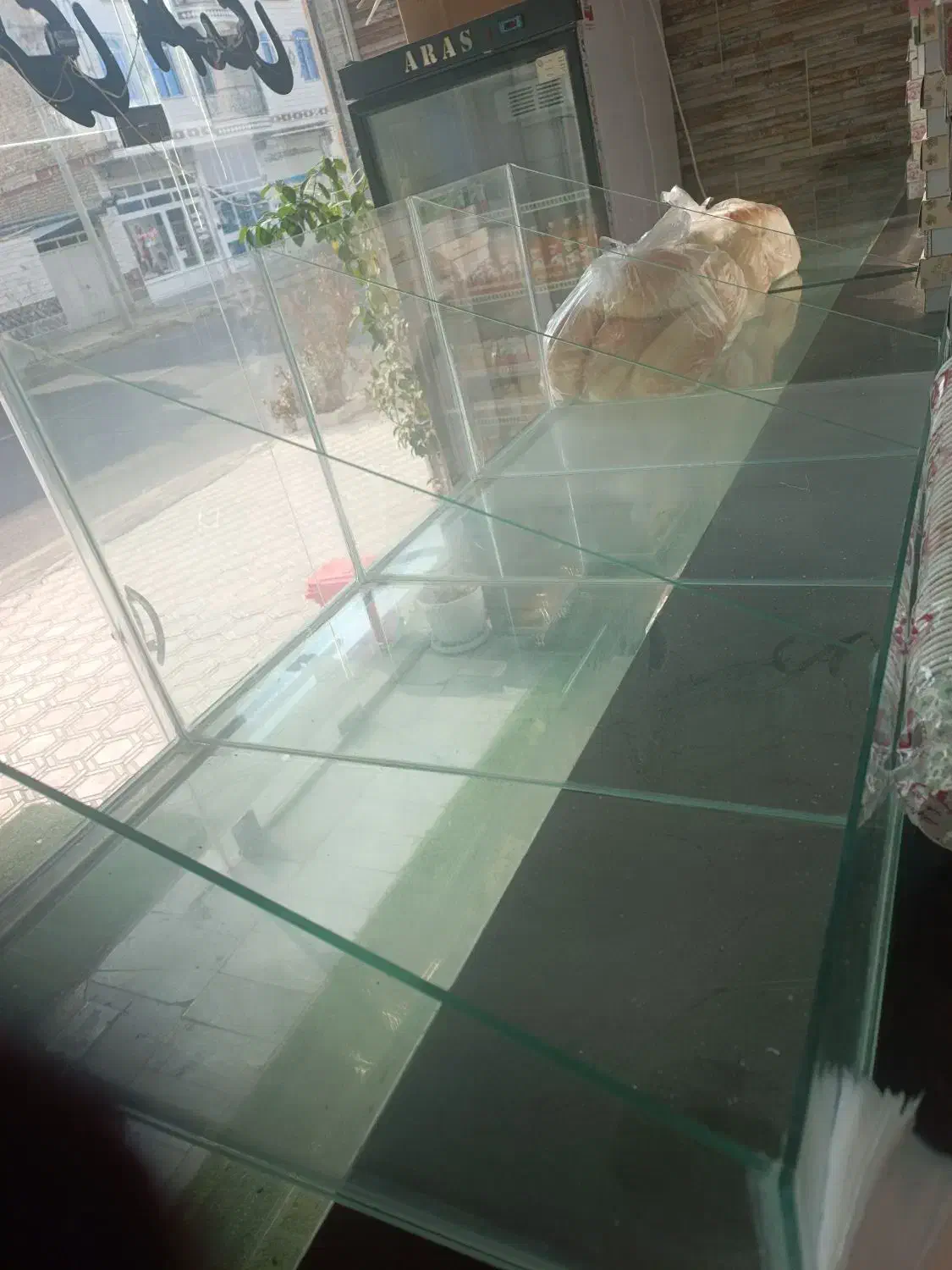 استند شکلات شیشه ای چهار طبقه|فروشگاه و مغازه|خرمدره, |دیوار