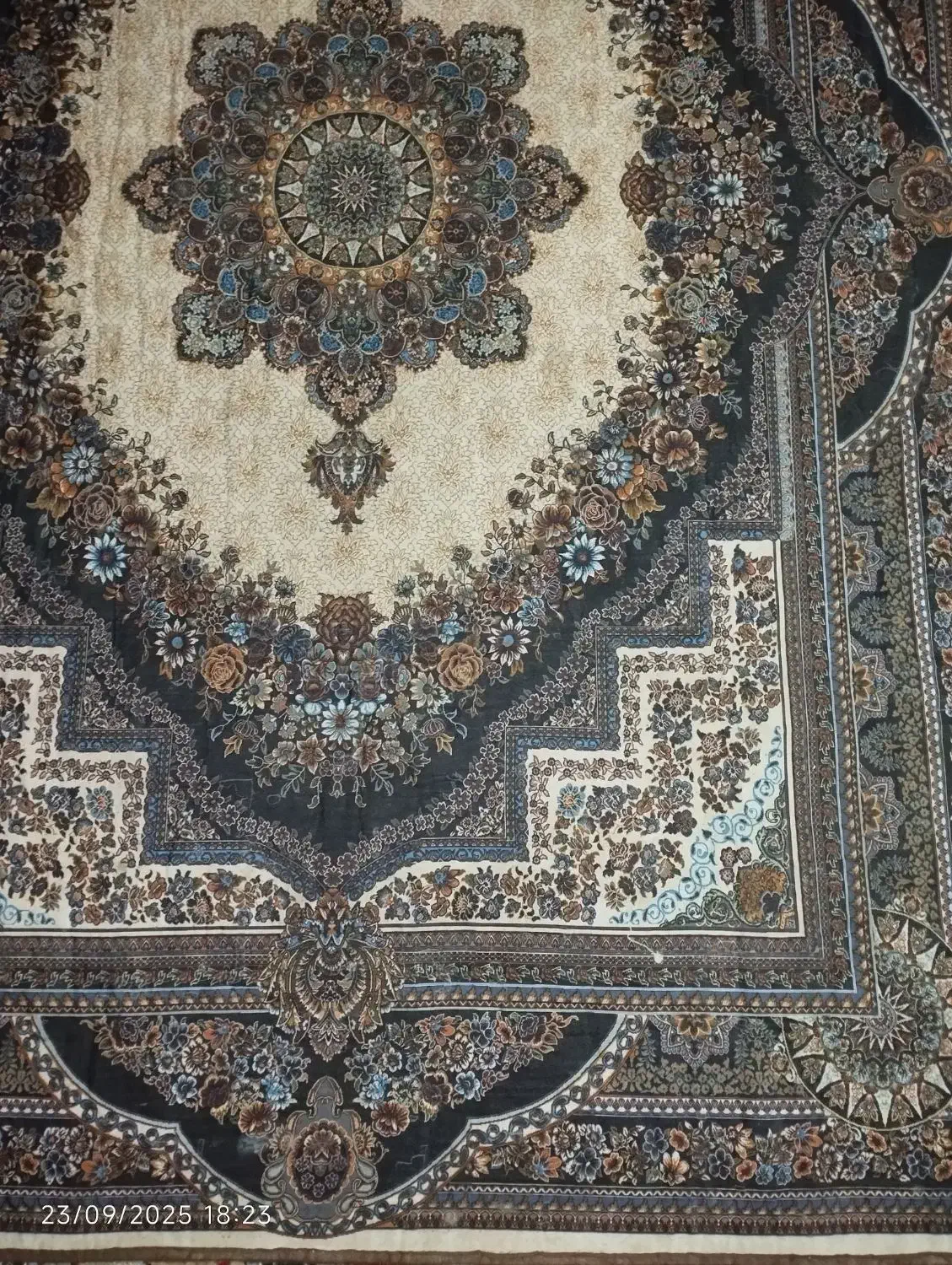 فروش چند متر موکت رنگ قهوه ای برای دوختن نمد|موکت|داراب, |دیوار