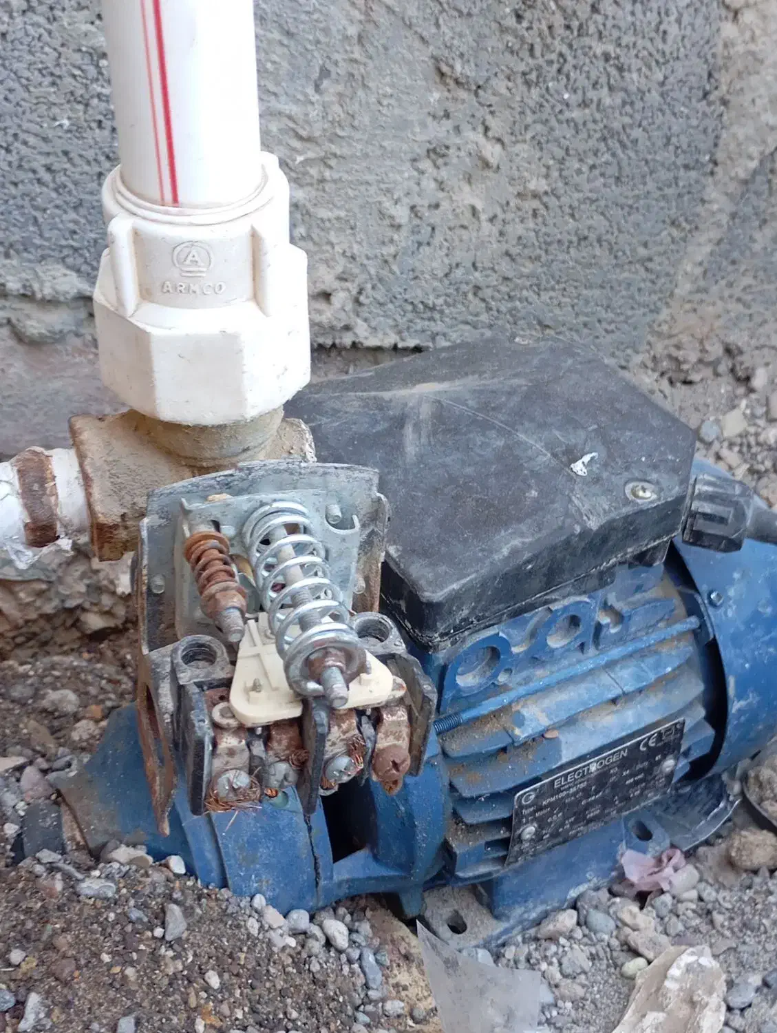 پمپ آب|ابزارآلات|خاش, |دیوار