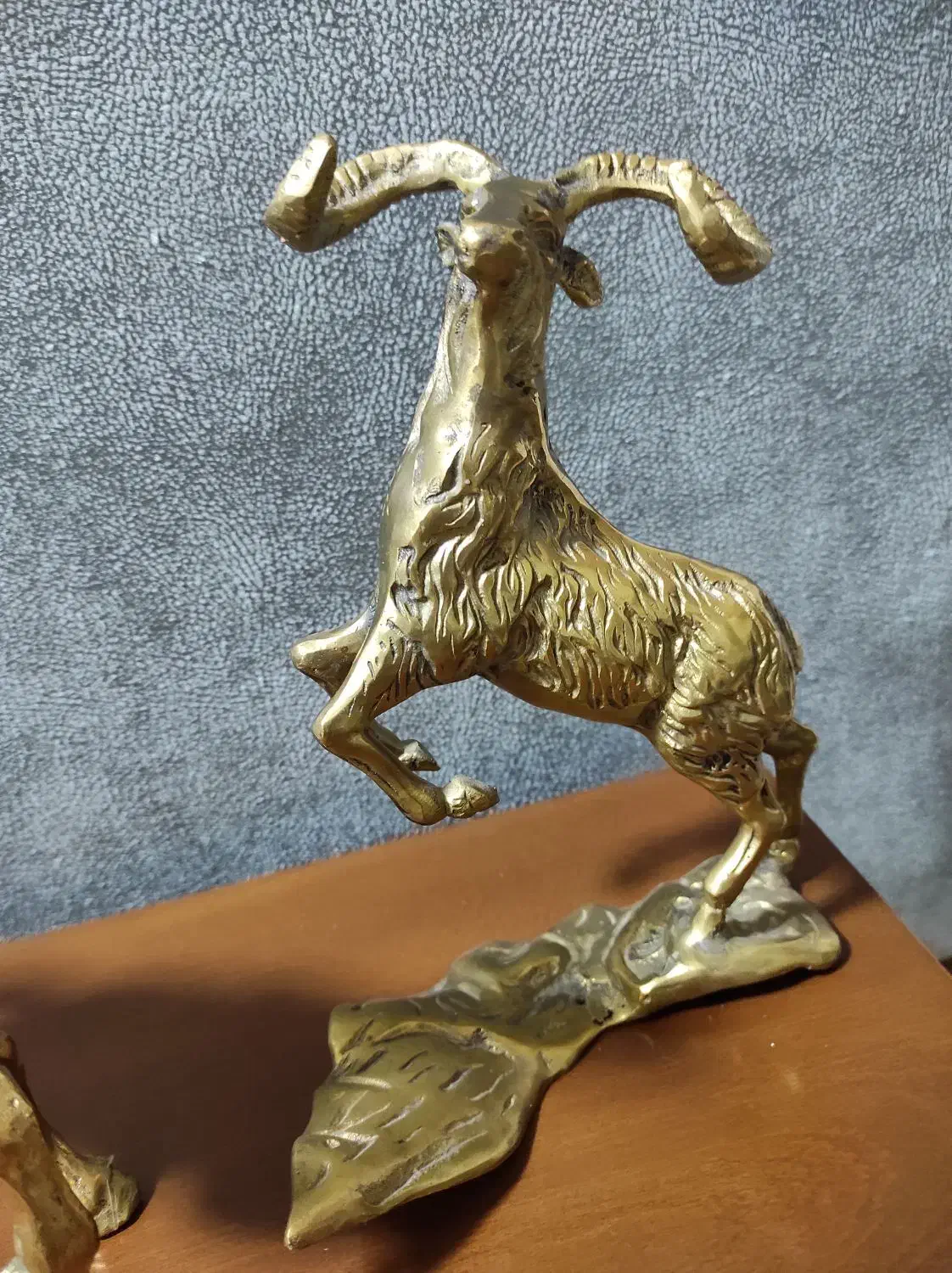 برنز|مجسمه، تندیس، ماکت|هشتگرد, فاز ۱ مهستان|دیوار