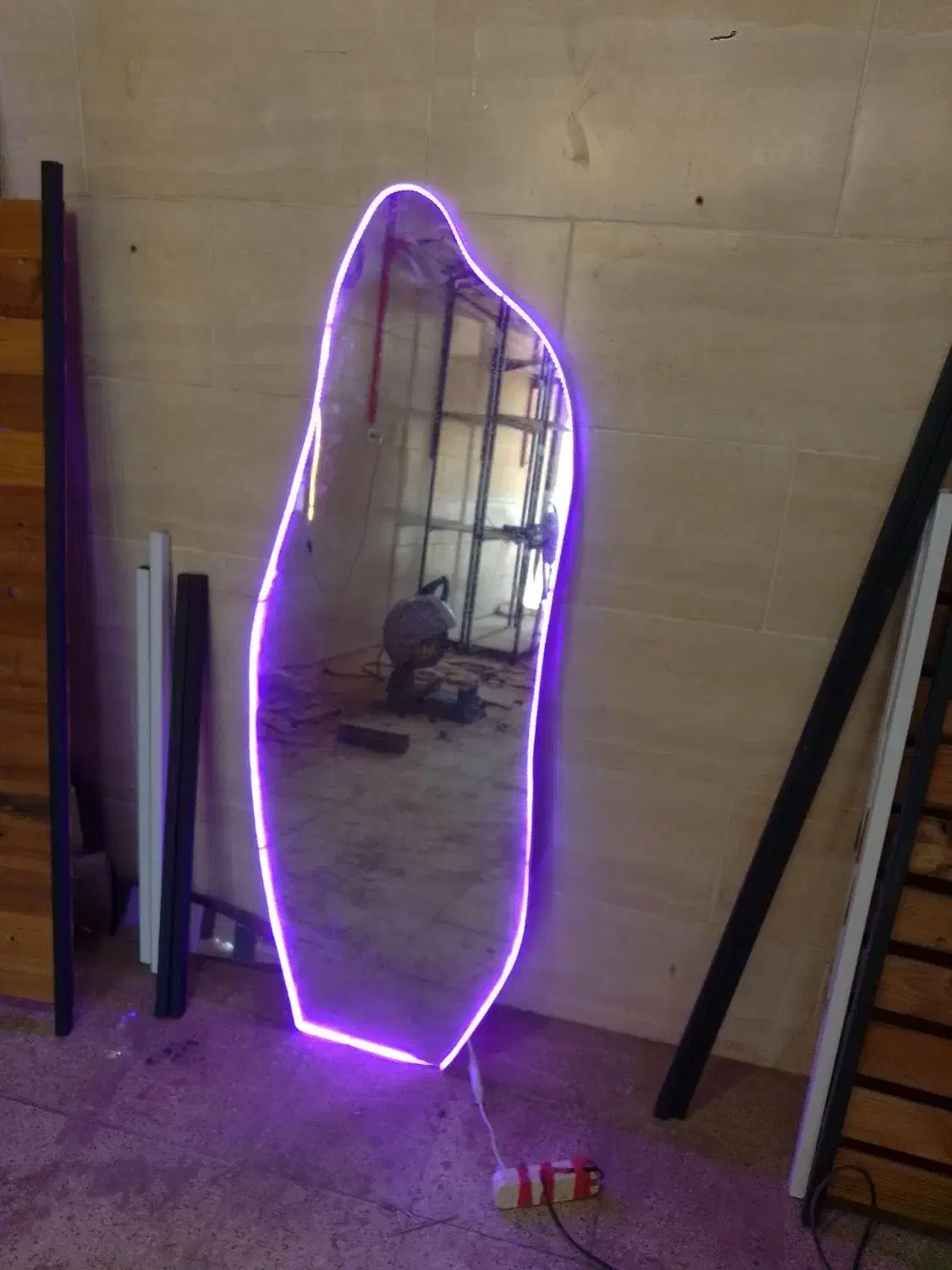 اینه ایستاده|آینه|پاکدشت, خاتون آباد|دیوار