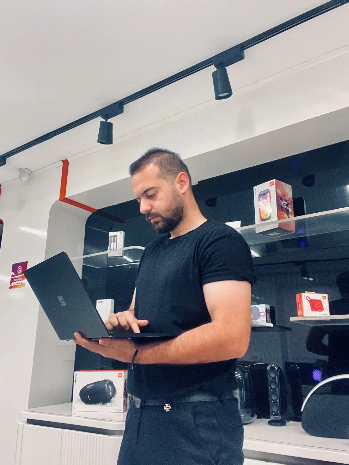 ادمین ، تولید محتوا ، مشاور اینستاگرام ، بلاگر|خدمات رایانه‌ای و موبایل|اهواز, ۲۴ متری|دیوار