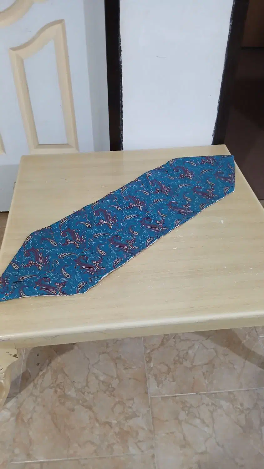 میز جلوی مبلی جنس چوب|مبلمان خانگی و میز عسلی|رشت, باهنر|دیوار