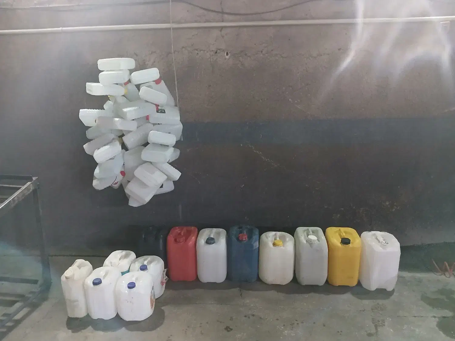 20لیتری،4لیتری. 10 لیتری|ظروف نگهدارنده، پلاستیکی، یکبارمصرف|رفسنجان, |دیوار