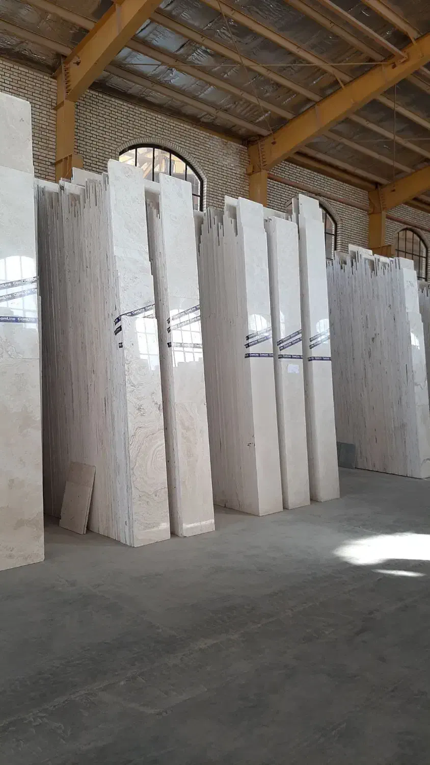 سنگ تراورتن ( عباس آباد ، شکلاتی ، کرم عسلی )|خدمات پیشه و مهارت|تیران, |دیوار