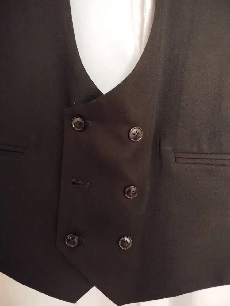 کت و شلوار|لباس|قدس, شهر‌قدس|دیوار