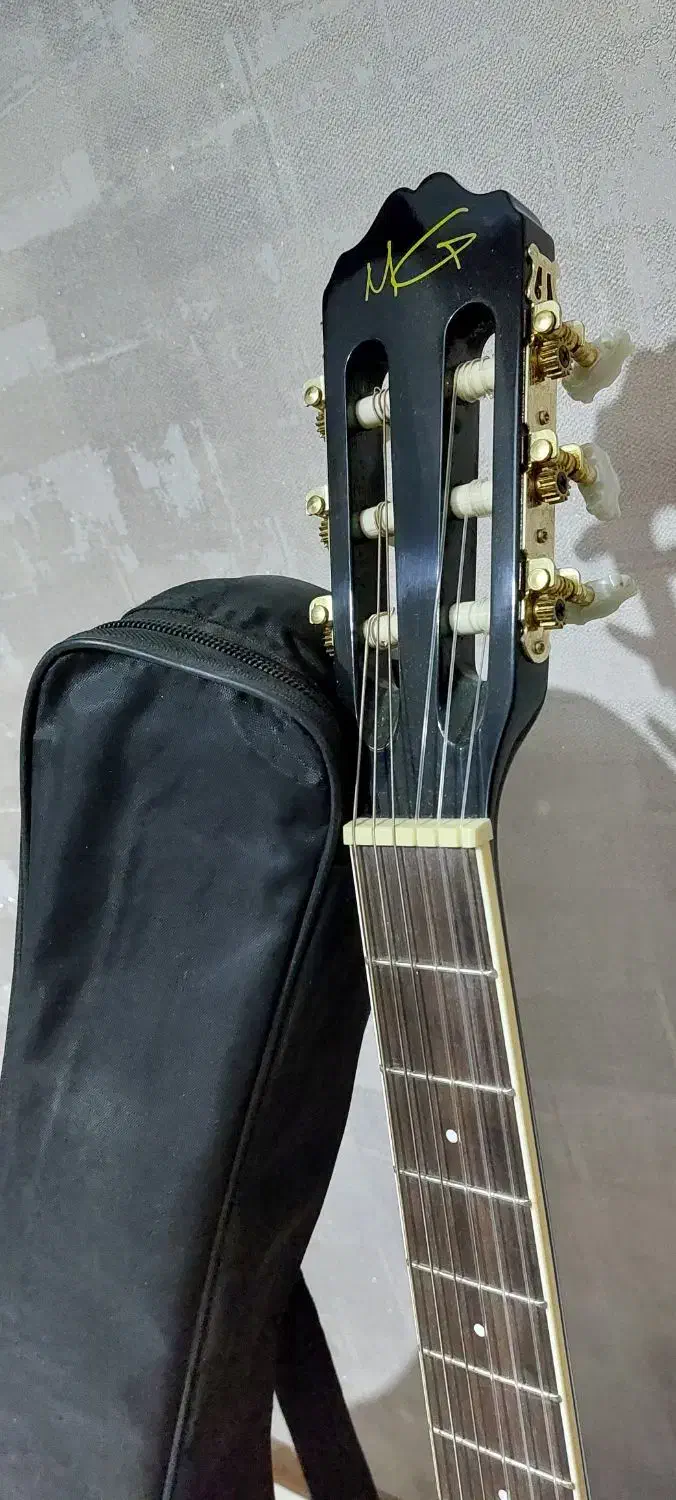 گیتار کلاسیک کات‌اوی مشکی براق|گیتار، بیس، امپلیفایر|کرج, شاهین‌ویلا|دیوار