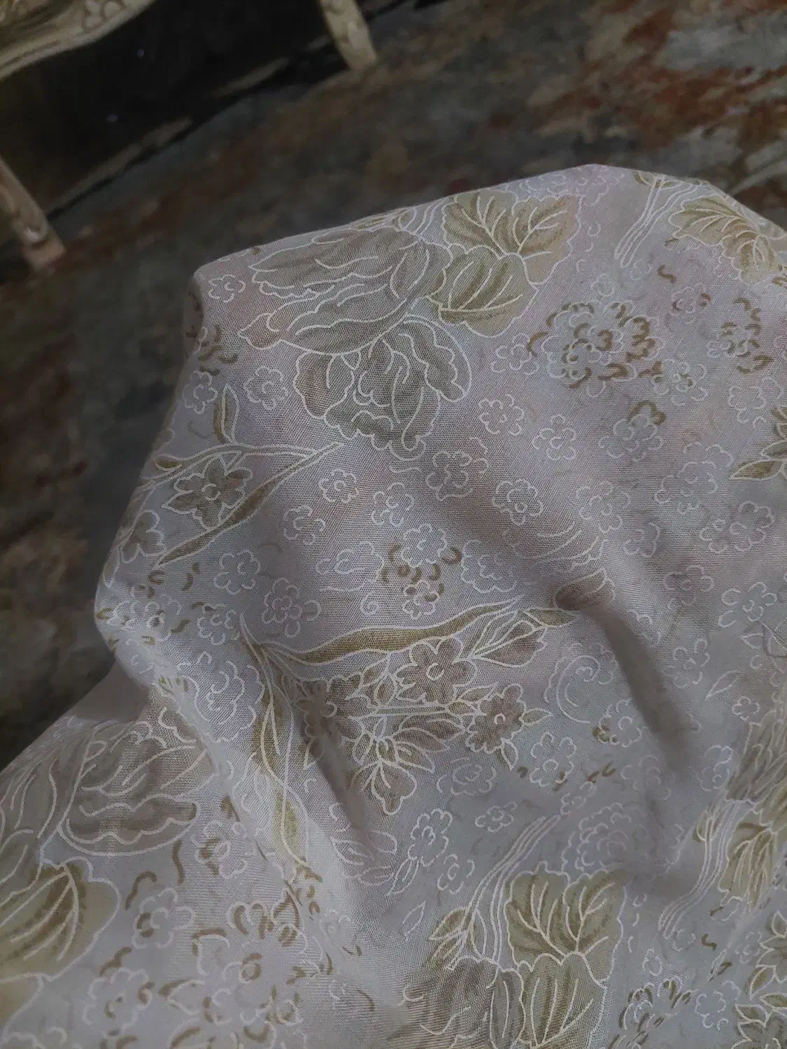 چادر|لباس|مشهد, زمرد|دیوار