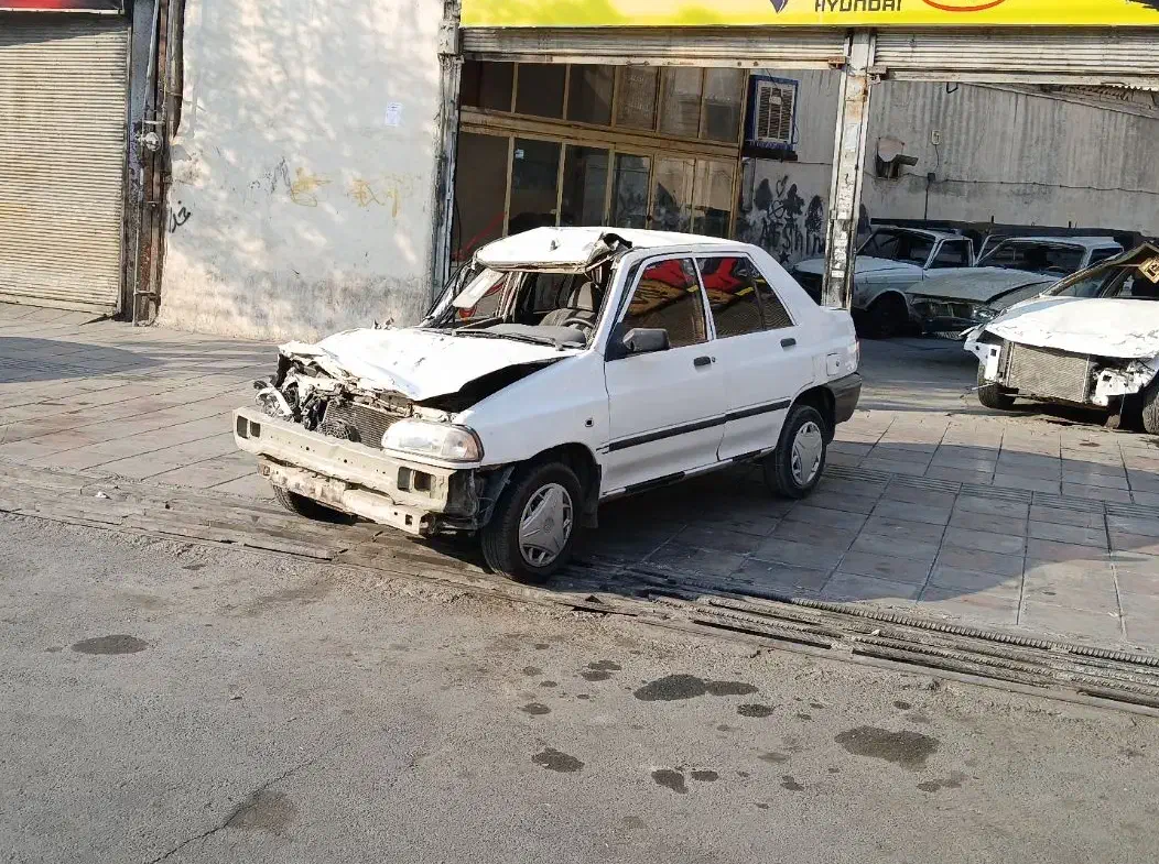 پراید ۱۳۱ مدل 1395 تصادفی|خودرو سواری و وانت|باقرشهر, |دیوار