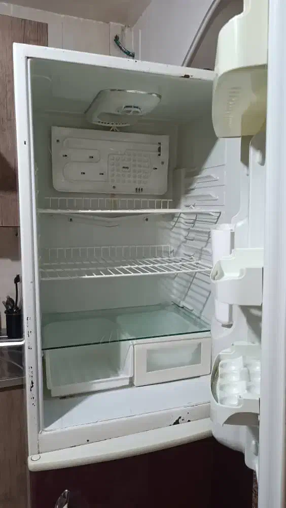 فروش یخچال دسته دوم|یخچال و فریزر|بروجرد, |دیوار