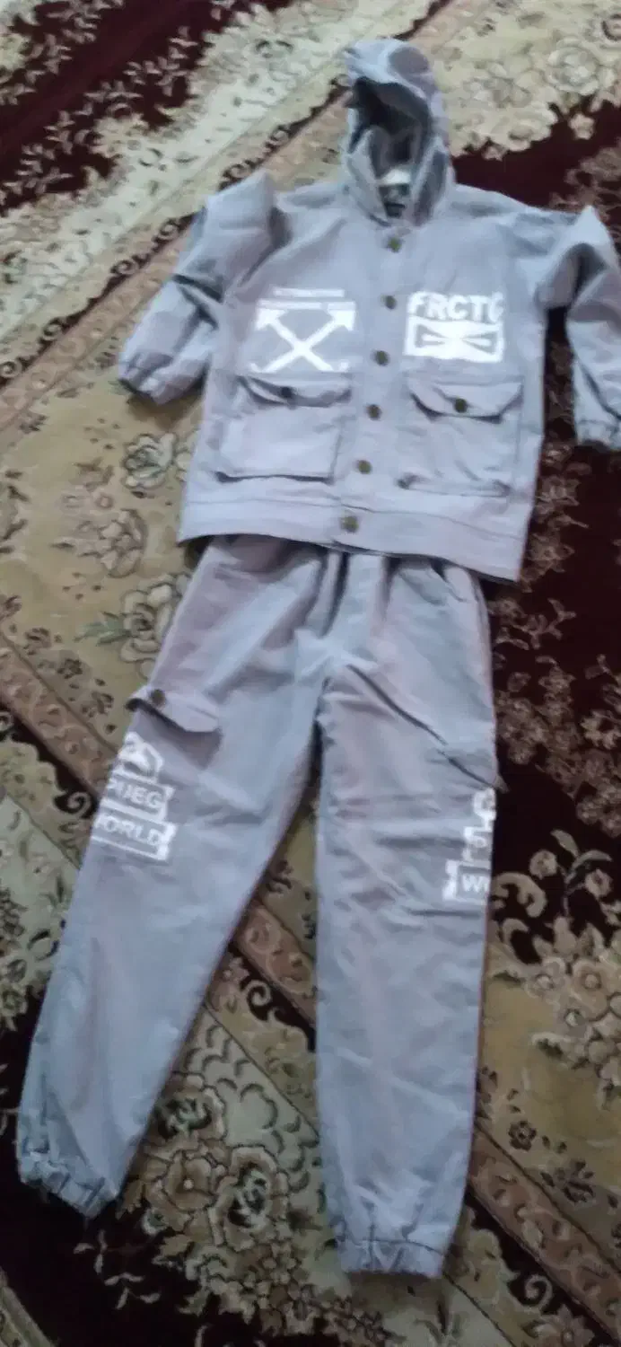 دو عدد لباس پسرانه مناسب سن ۷ساله و۱۰ساله|کفش و لباس بچه|میانه, |دیوار