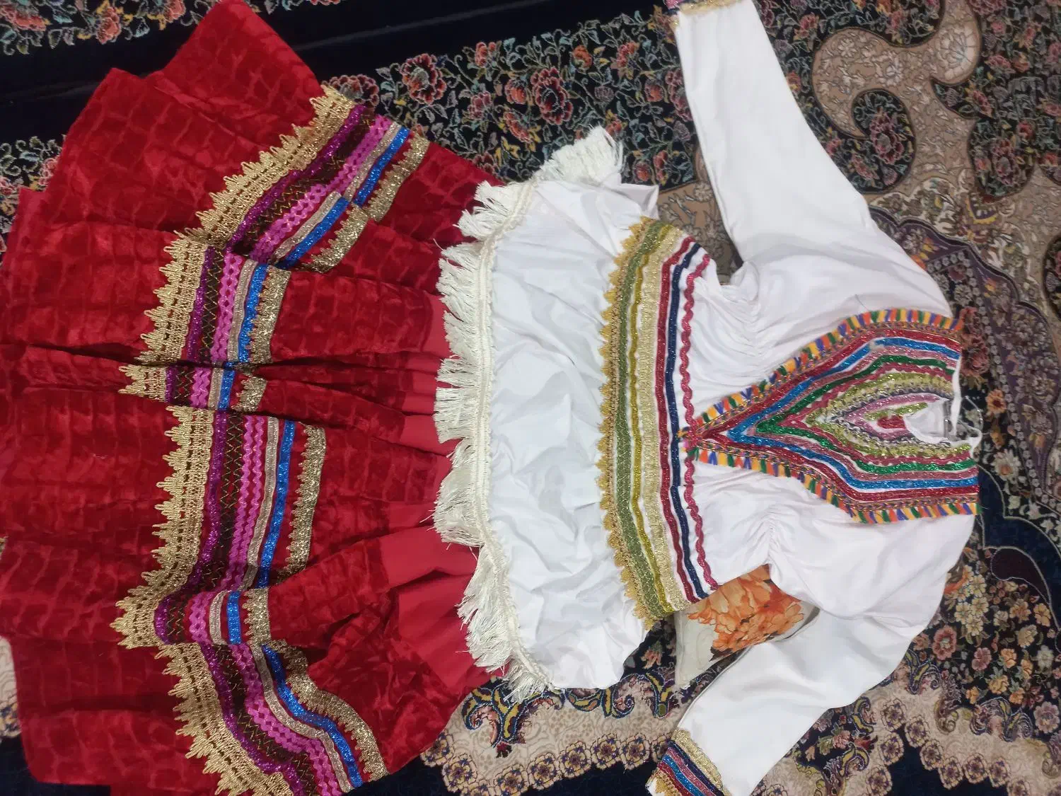 لباس کردی|لباس|نیشابور, شهرک رسولی|دیوار