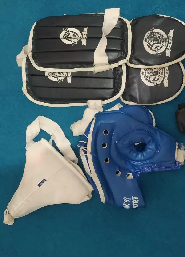 کلاه و کاپ و ساق پا و طناب ورزشی|تجهیزات ورزشی|اراک, |دیوار