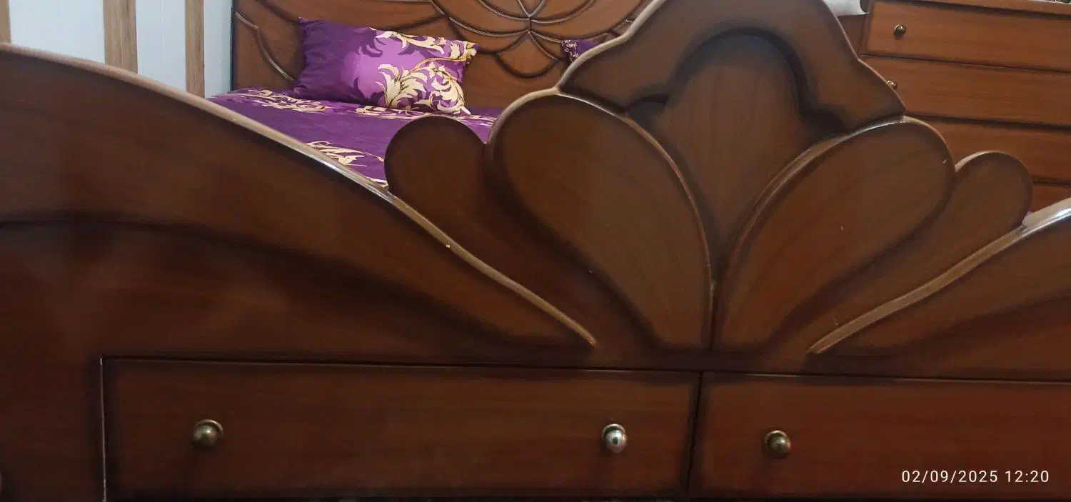 تخت خواب دو نفره چوبی|تخت و سرویس خواب|کرمان, |دیوار